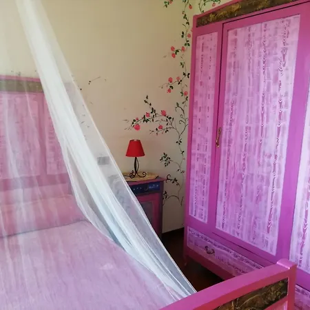 Il Nido Del Pettirosso B&B 보르고마네로