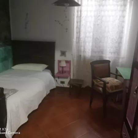 Il Nido Del Pettirosso Bed & Breakfast Borgomanero