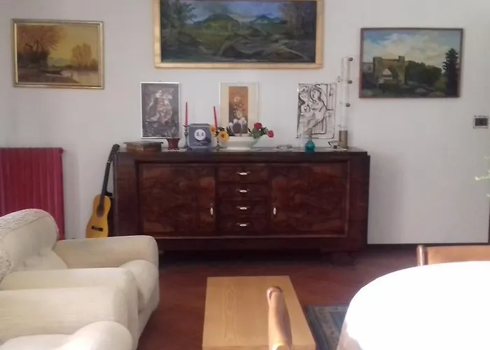 Il Nido Del Pettirosso Bed & Breakfast Borgomanero